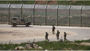 Israel builds "smart" security fence around communities bordering Gaza | Daily Sabah