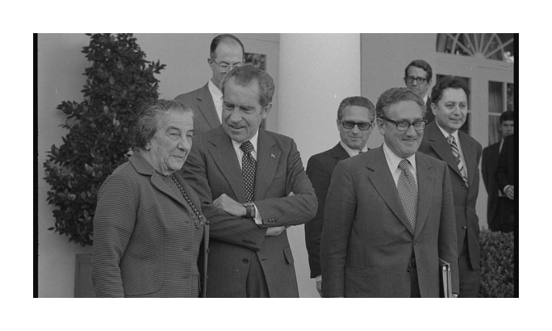 "Israelie [sic] Prime Minister Golda Meir meets with President Nixon, outside the White House : picryl.com