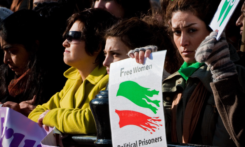 Free Women | An Iranian protester at the End Male Violence A… | Flickr1,024 × 683
Flickr
Free Women | An Iranian protester at the End Male Violence A… | Flickr