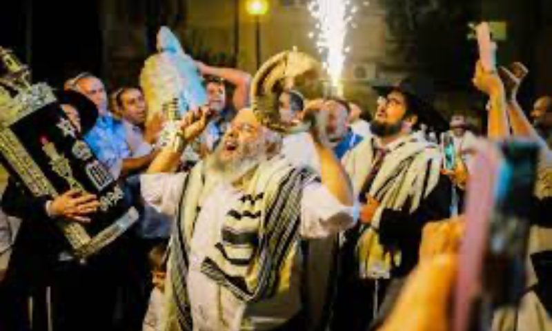 Free Images : street, crowd, celebration, fujifilm, carnival, musician,  streetphotography, candid, festival, event, x100s, torah, jewish,  torahscrolls, musical theatre 4896x3264 - - 410290 - Free stock photos -  PxHere

