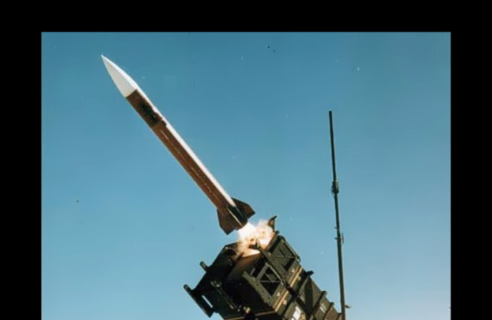 MIM-104 Patriot missile being launched (Wikipedia)