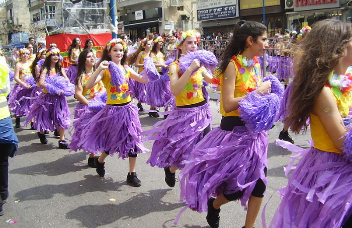  purim festival in holon 2011 (Wikipedia)